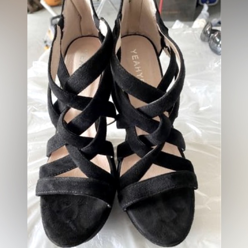Sandals Size 39 with 6” wedge heel.